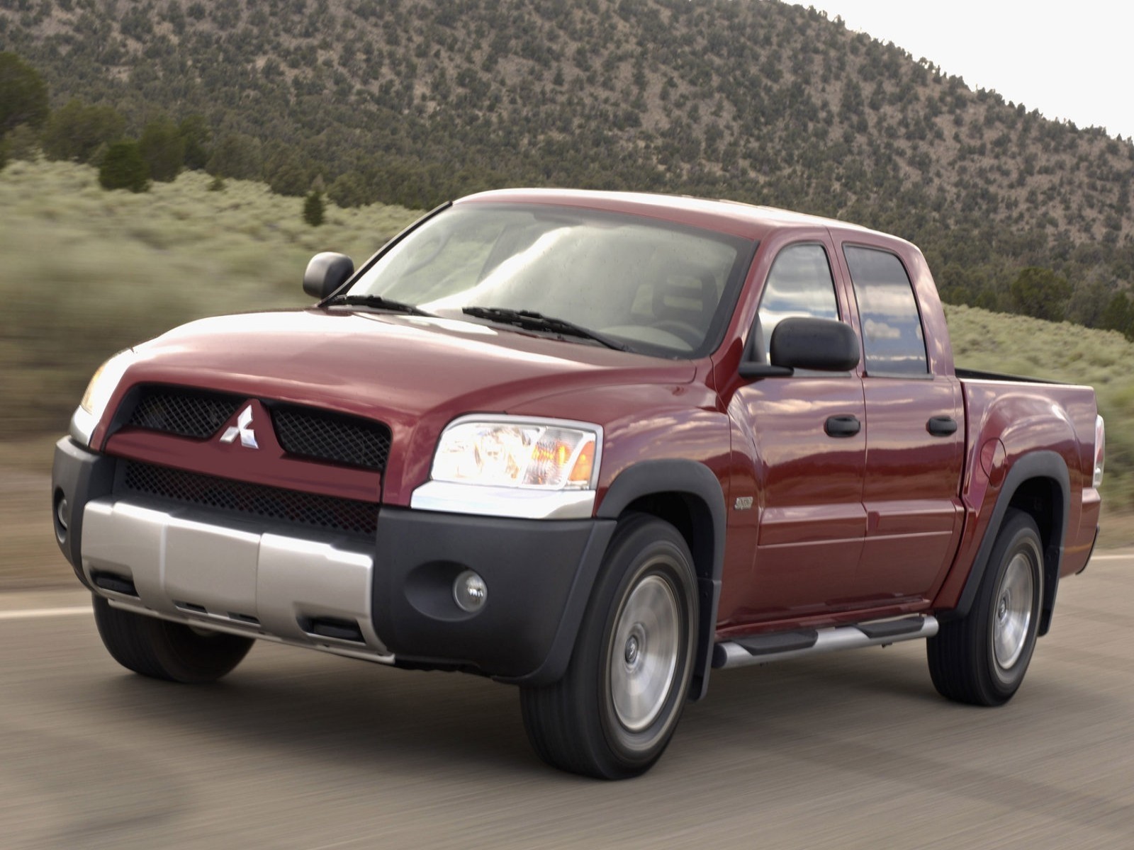 2011 Mitsubishi Raider